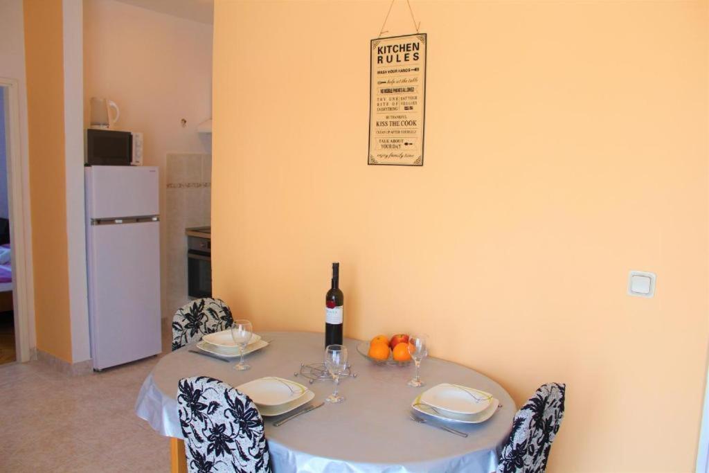 Apartment Nana Primosten Luaran gambar