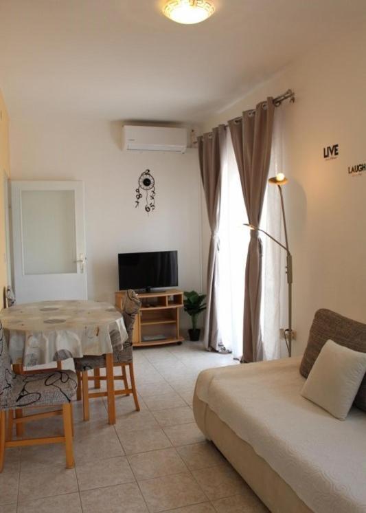 Apartment Nana Primosten Luaran gambar